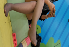 Young mother's sexy feet from kids activity centre 13