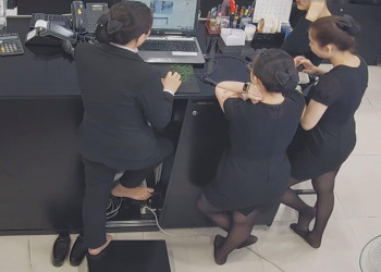 The jewelry store hostess in black nylon show us her cute feet! 287