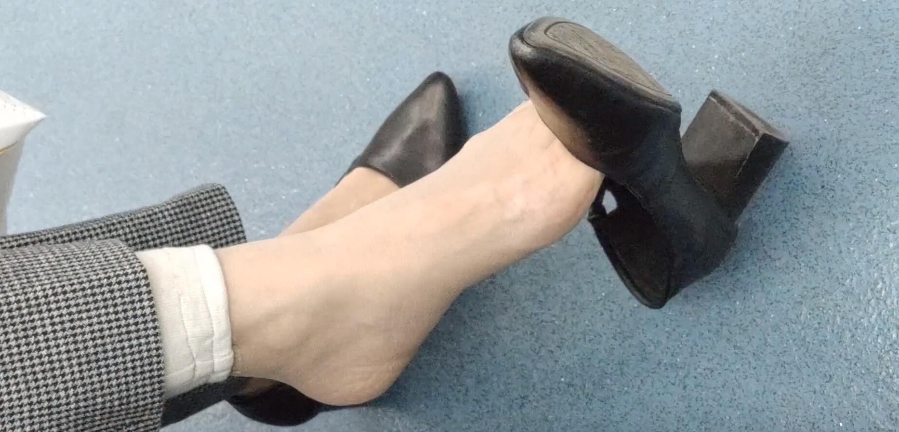 The dangling text book 5!