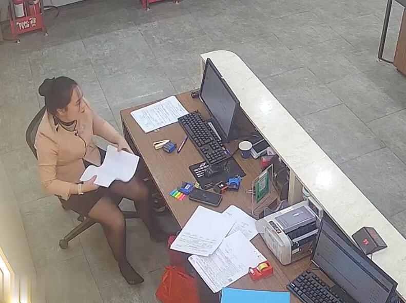 The jewelry store hostess in black nylon gave us a shoeplay lesson 6