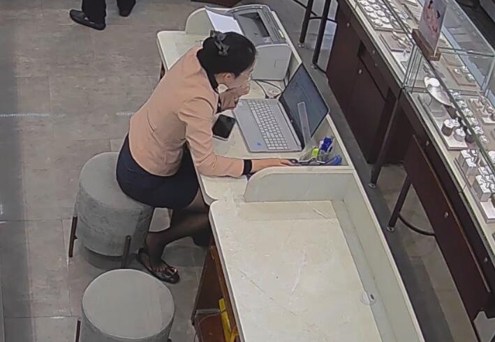 The jewelry store hostess in black nylon dangling dipping and shoeplay 4