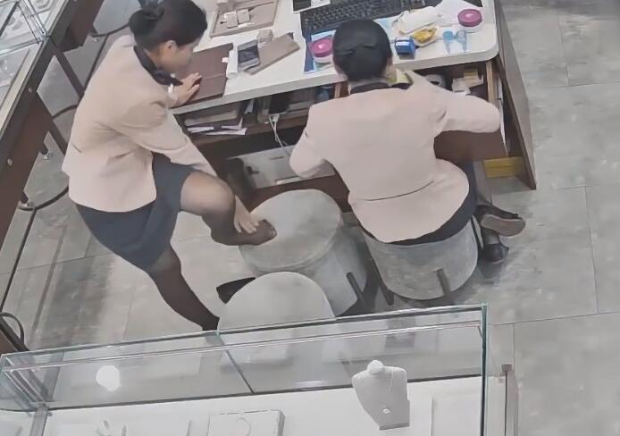 The jewelry store girls in black nylon dipping shoeplay daily show 13