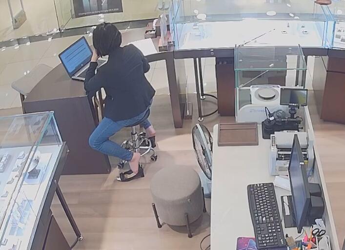 She is the shoeplay queen of jewelry store managers 18