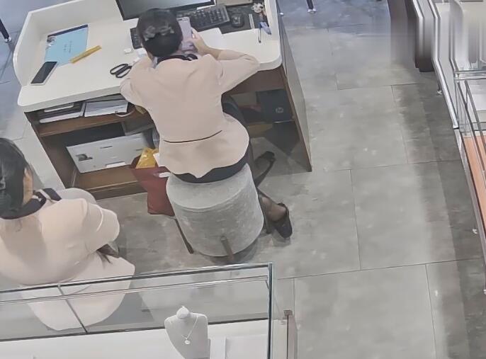 The jewelry store girls in black nylon dipping shoeplay daily show 15