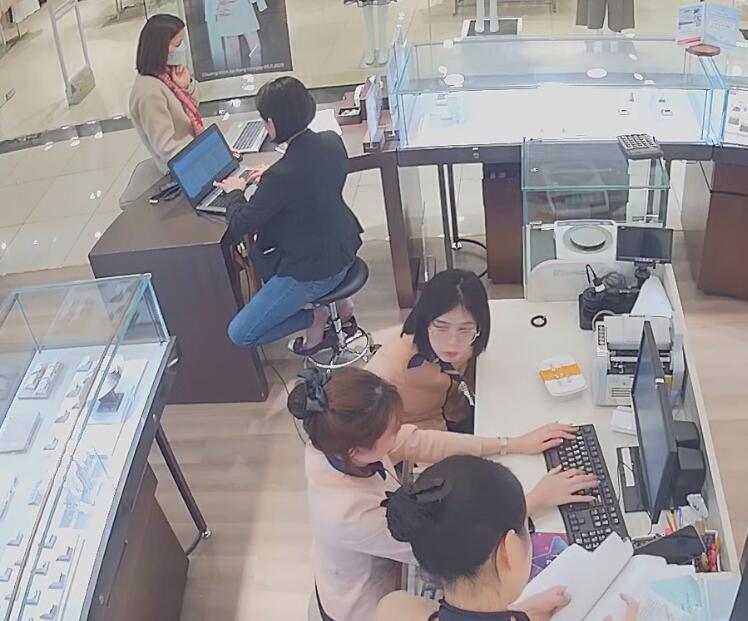 She is the shoeplay queen of jewelry store managers 20