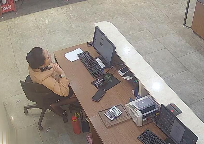 The jewelry store hostess in black nylon gave us a shoeplay lesson 15