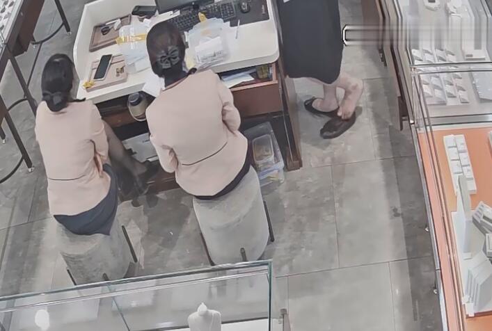 The jewelry store girls in black nylon dipping shoeplay daily show 16