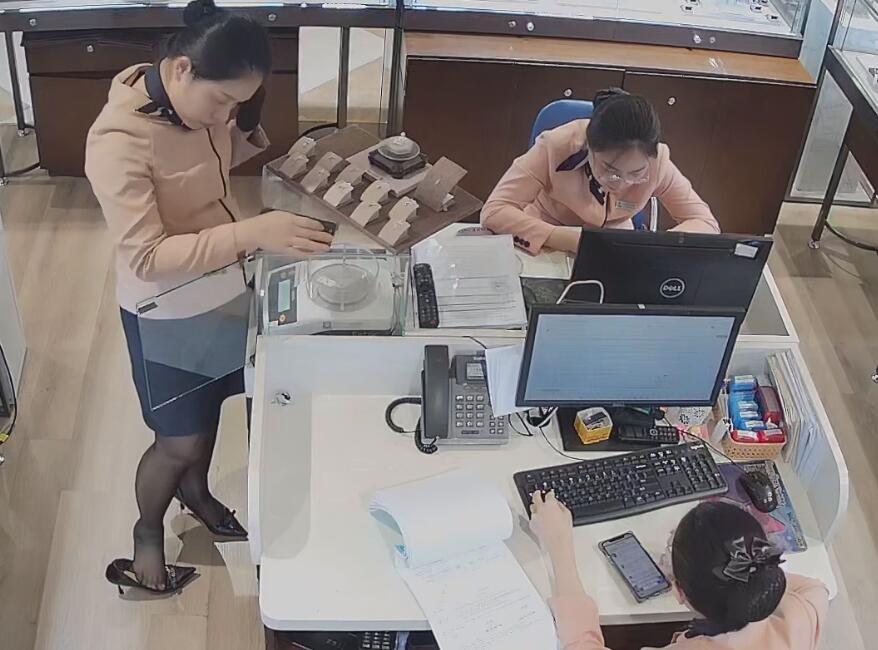 I prefer the black nylon shoeplay 13