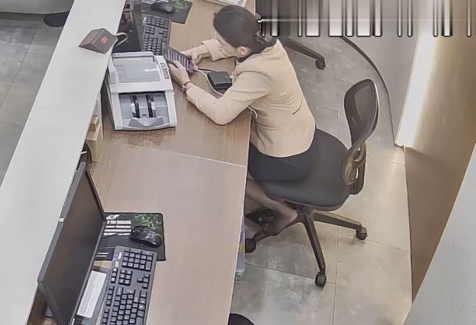 The jewelry store hostess in black nylon gave us a shoeplay lesson 17