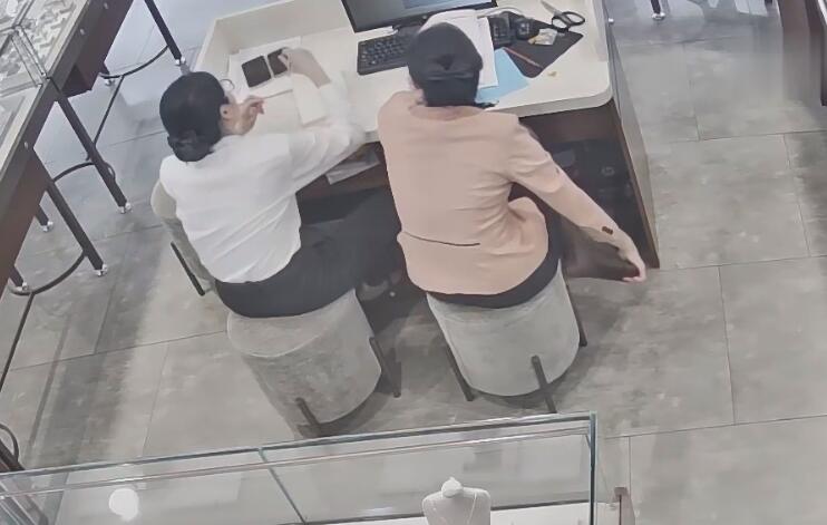 The jewelry store girls in black nylon dipping shoeplay daily show 19