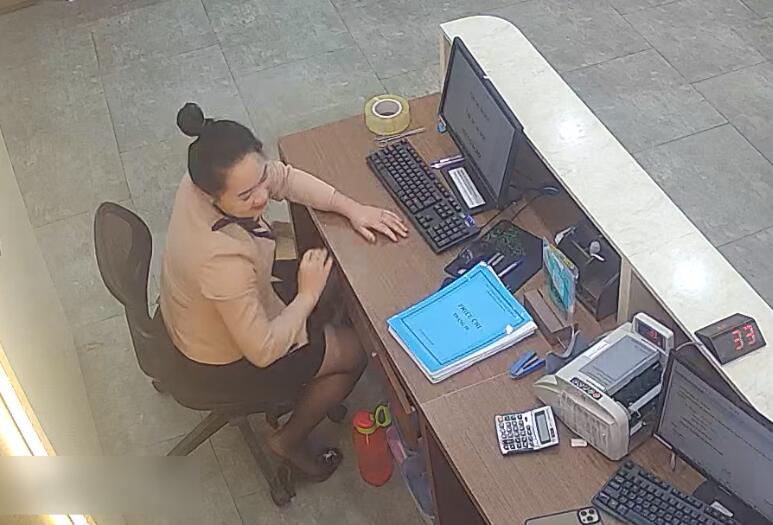 The jewelry store hostess in black nylon gave us a shoeplay lesson 18